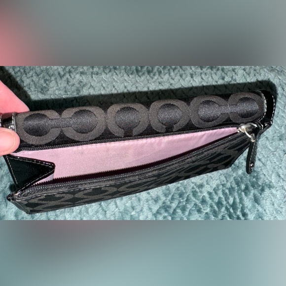 Authentic Black Logo Coach Wallet W/Credit Card Slots And Coin Case Lavender - Picture 8 of 10